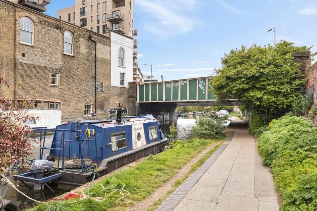 Modern New 1-Bedroom Home Stunning Views Londres Exterior foto